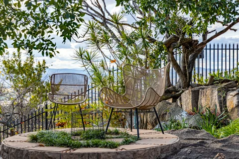 Loerie's Call Guest House & Francolin Lodge