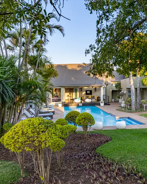 Loerie's Call Guest House & Francolin Lodge