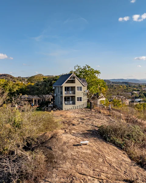 Loerie's Call Guest House & Francolin Lodge